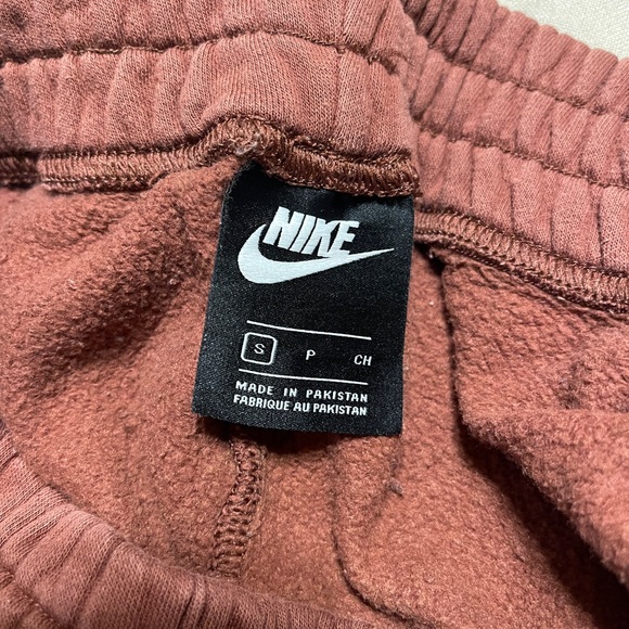 Nike Sweatpants - Picture 3 of 6